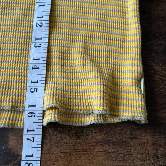 Aritzia TNA Yellow Waffle Knit Long sleeve Crew Neck Cropped Top Size XS - Picture 7 of 8
